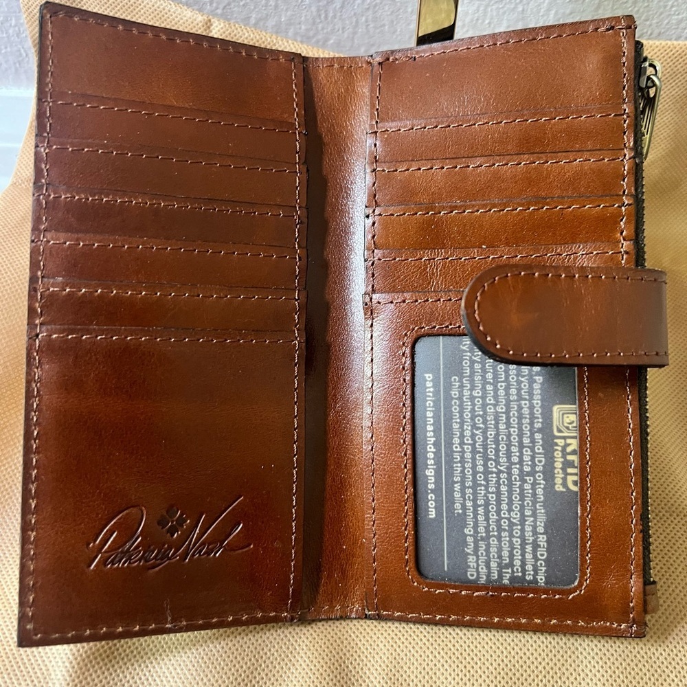 NWT Patricia Nash Leather Nazari Wallet- European Map - Picture 3 of 7